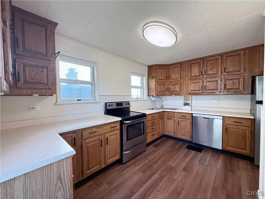 210 East 11th Street, Oswego, New York 13126, Oswego, New York 13126, 3 Bedrooms Bedrooms, 6 Rooms Rooms,2 BathroomsBathrooms,Residential,For Sale,210 East 11th Street, Oswego, New York 13126,0,S1643437