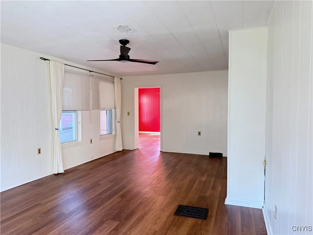 210 East 11th Street, Oswego, New York 13126, Oswego, New York 13126, 3 Bedrooms Bedrooms, 6 Rooms Rooms,2 BathroomsBathrooms,Residential,For Sale,210 East 11th Street, Oswego, New York 13126,0,S1643437