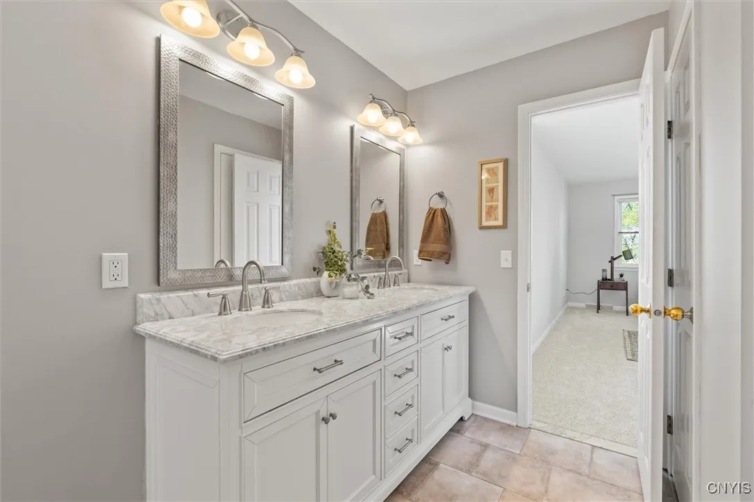 6001 Singletree Lane, Dewitt, New York 13078, De Witt, New York 13078, 4 Bedrooms Bedrooms, 17 Rooms Rooms,2 BathroomsBathrooms,Residential,For Sale,6001 Singletree Lane, Dewitt, New York 13078,0,S1643758