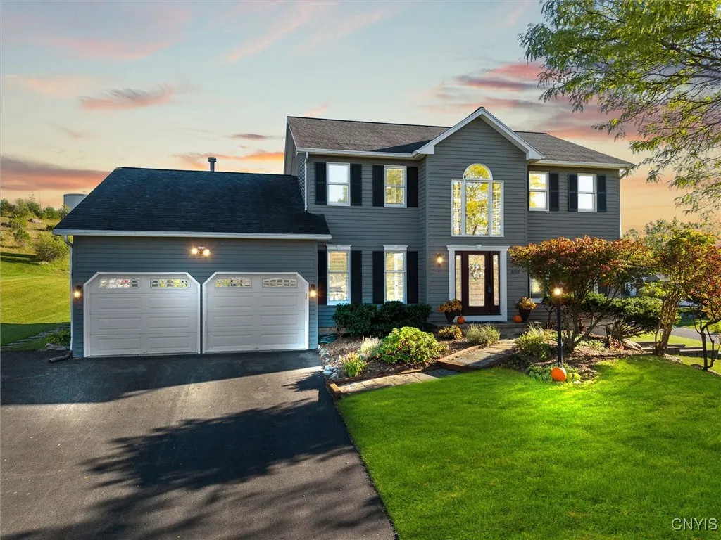 6001 Singletree Lane, Dewitt, New York 13078, De Witt, New York 13078, 4 Bedrooms Bedrooms, 17 Rooms Rooms,2 BathroomsBathrooms,Residential,For Sale,6001 Singletree Lane, Dewitt, New York 13078,0,S1643758