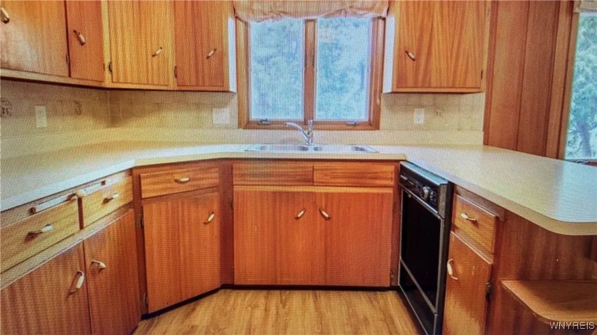 13290 Colonial Woods Drive, Alden, New York 14004, Alden, New York 14004, 4 Bedrooms Bedrooms, 7 Rooms Rooms,2 BathroomsBathrooms,Residential,For Sale,13290 Colonial Woods Drive, Alden, New York 14004,0,B1643803