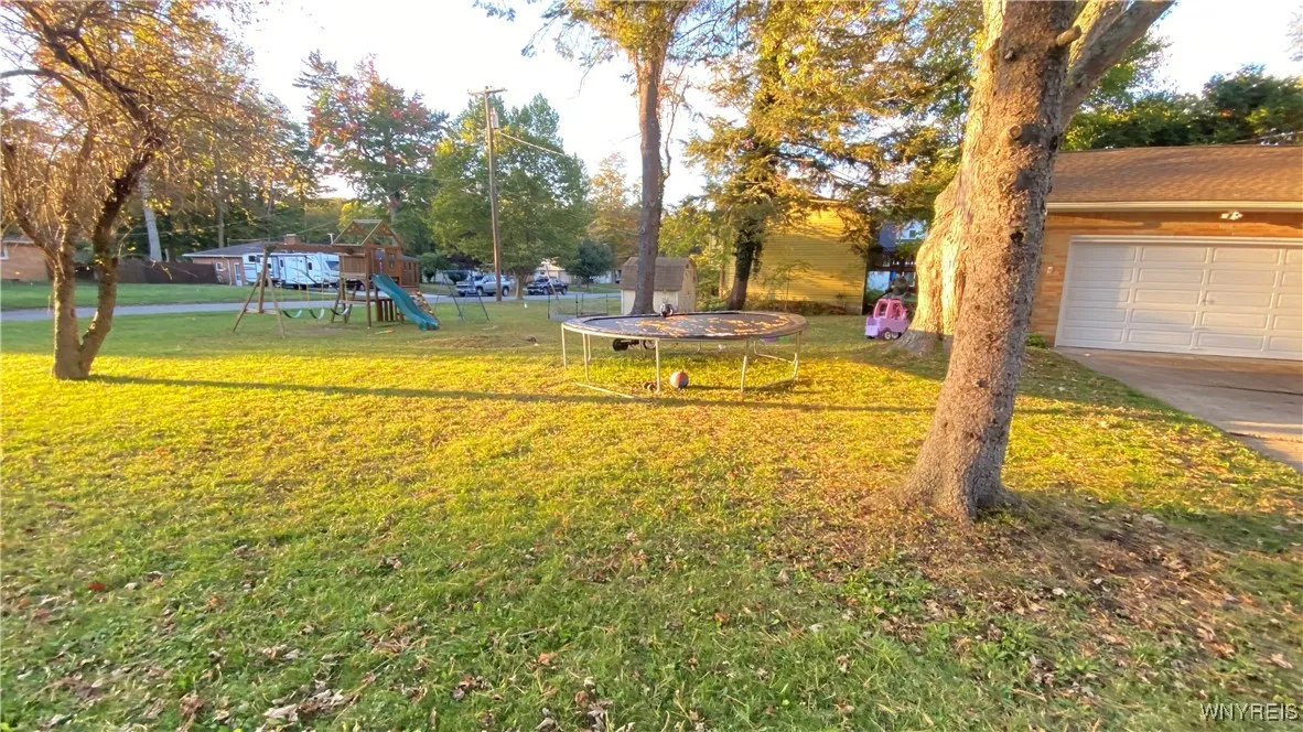 13290 Colonial Woods Drive, Alden, New York 14004, Alden, New York 14004, 4 Bedrooms Bedrooms, 7 Rooms Rooms,2 BathroomsBathrooms,Residential,For Sale,13290 Colonial Woods Drive, Alden, New York 14004,0,B1643803