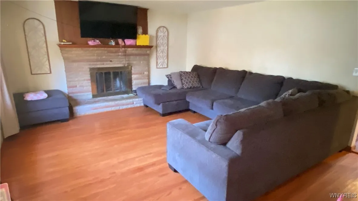 13290 Colonial Woods Drive, Alden, New York 14004, Alden, New York 14004, 4 Bedrooms Bedrooms, 7 Rooms Rooms,2 BathroomsBathrooms,Residential,For Sale,13290 Colonial Woods Drive, Alden, New York 14004,0,B1643803