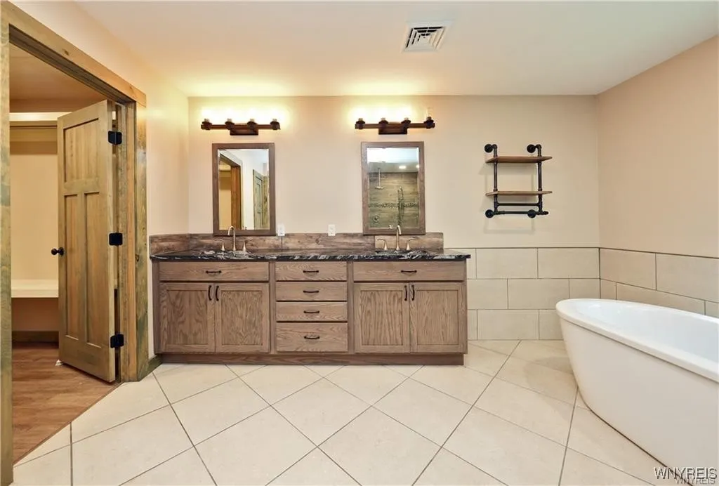 11920 Old Hanford Road, Hanover, New York 14136, Hanover, New York 14136, 3 Bedrooms Bedrooms, 6 Rooms Rooms,2 BathroomsBathrooms,Residential,For Sale,11920 Old Hanford Road, Hanover, New York 14136,0,B1642369