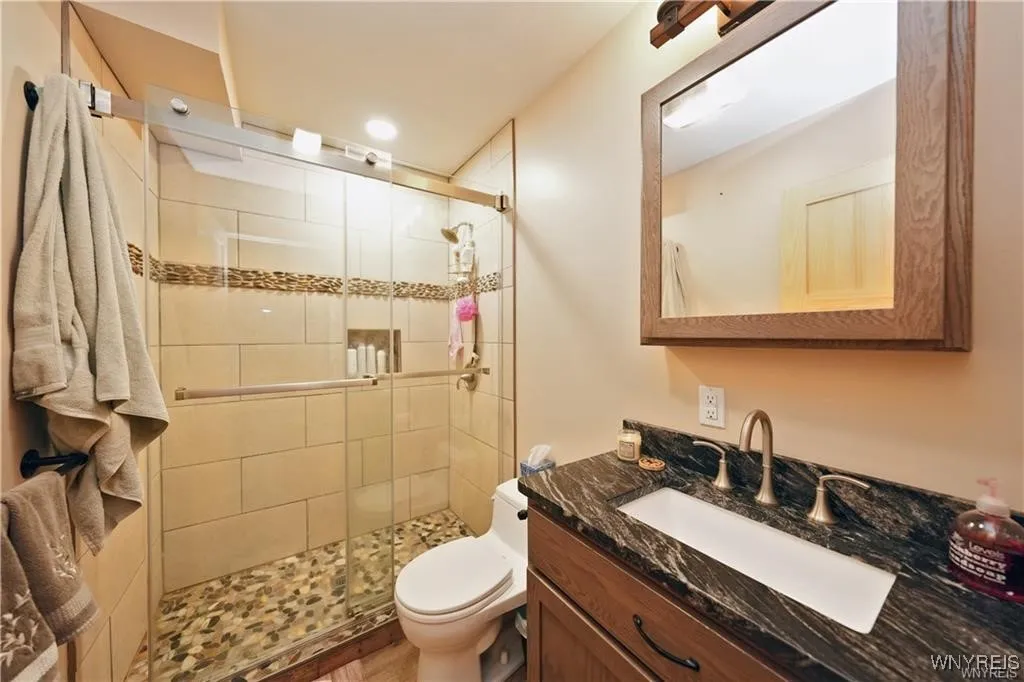 11920 Old Hanford Road, Hanover, New York 14136, Hanover, New York 14136, 3 Bedrooms Bedrooms, 6 Rooms Rooms,2 BathroomsBathrooms,Residential,For Sale,11920 Old Hanford Road, Hanover, New York 14136,0,B1642369