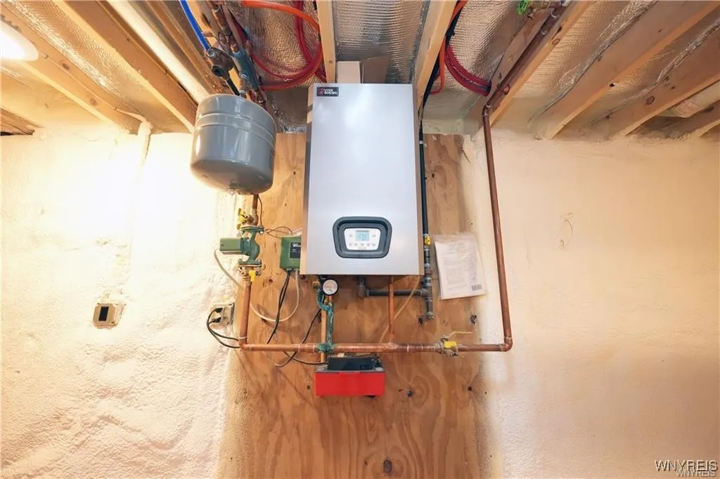 11920 Old Hanford Road, Hanover, New York 14136, Hanover, New York 14136, 3 Bedrooms Bedrooms, 6 Rooms Rooms,2 BathroomsBathrooms,Residential,For Sale,11920 Old Hanford Road, Hanover, New York 14136,0,B1642369