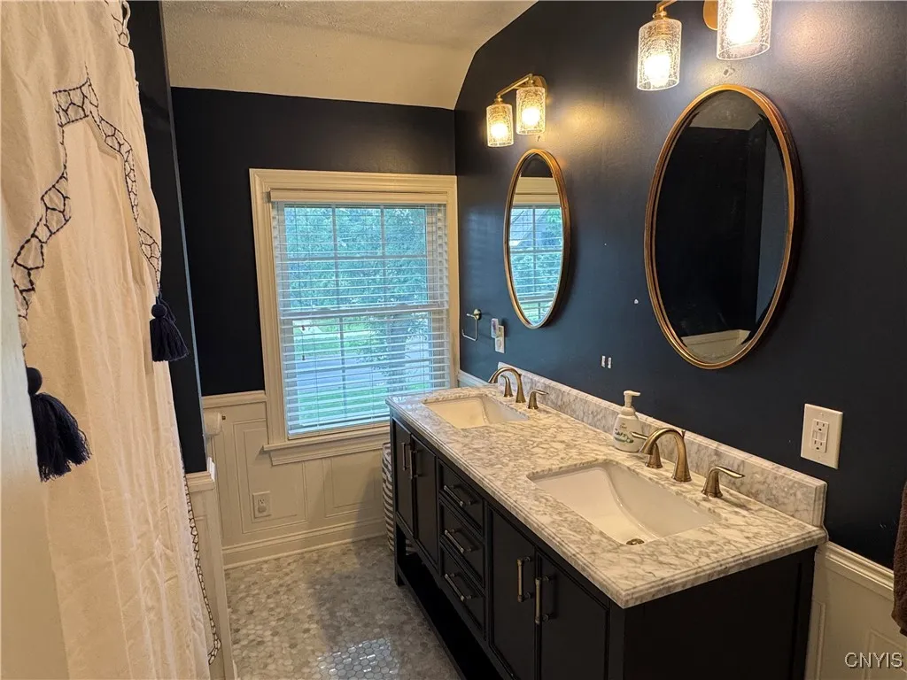 308 West Locust Street, Rome, New York 13440, Rome, New York 13440, 4 Bedrooms Bedrooms, 12 Rooms Rooms,2 BathroomsBathrooms,Residential Lease,Closed,308 West Locust Street, Rome, New York 13440,0,S1643801