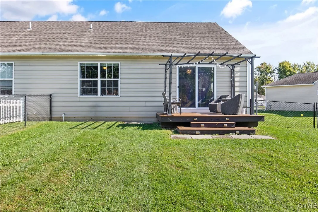 8417 Boyko Farm, Cicero, New York 13039, Cicero, New York 13039, 2 Bedrooms Bedrooms, 5 Rooms Rooms,2 BathroomsBathrooms,Residential,For Sale,8417 Boyko Farm, Cicero, New York 13039,0,S1642387