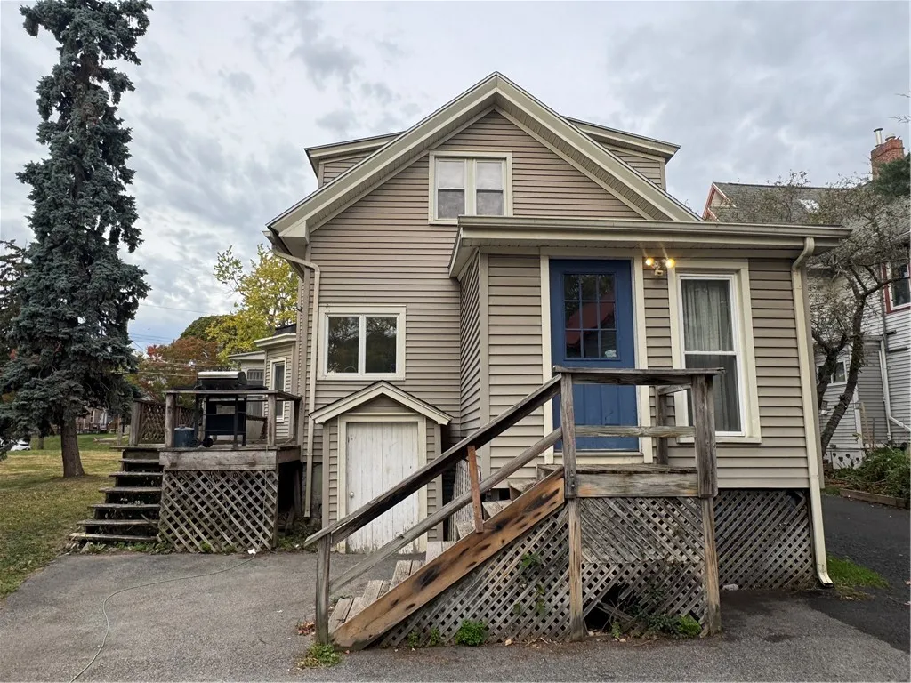 79 North Main Street, Geneva City, New York 14456, Geneva City, New York 14456, 4 Bedrooms Bedrooms, 8 Rooms Rooms,2 BathroomsBathrooms,Residential,For Sale,79 North Main Street, Geneva City, New York 14456,0,R1643573