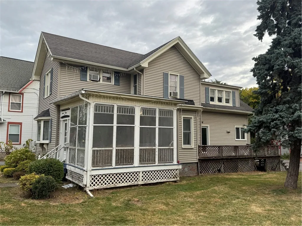 79 North Main Street, Geneva City, New York 14456, Geneva City, New York 14456, 4 Bedrooms Bedrooms, 8 Rooms Rooms,2 BathroomsBathrooms,Residential,For Sale,79 North Main Street, Geneva City, New York 14456,0,R1643573