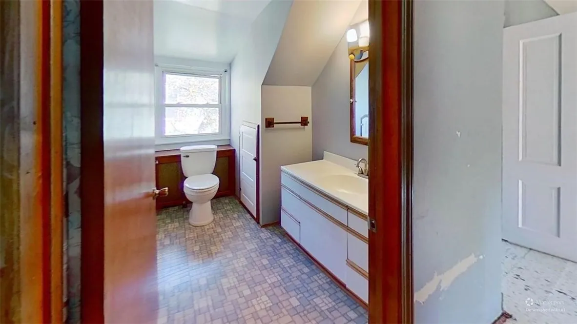 79 North Main Street, Geneva City, New York 14456, Geneva City, New York 14456, 4 Bedrooms Bedrooms, 8 Rooms Rooms,2 BathroomsBathrooms,Residential,For Sale,79 North Main Street, Geneva City, New York 14456,0,R1643573