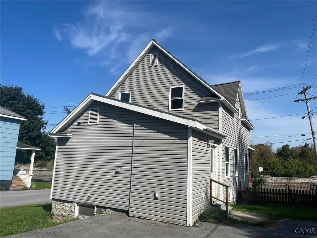 1220 Huntington Street, Watertown City, New York 1, Watertown City, New York 13601, 4 Bedrooms Bedrooms, 10 Rooms Rooms,2 BathroomsBathrooms,Residential,For Sale,1220 Huntington Street, Watertown City, New York 1,0,S1643771