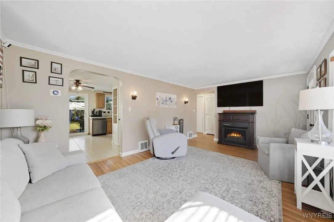 153 Somerville Avenue, Tonawanda, New York 14150, Tonawanda, New York 14150, 3 Bedrooms Bedrooms, 6 Rooms Rooms,1 BathroomBathrooms,Residential,For Sale,153 Somerville Avenue, Tonawanda, New York 14150,0,B1643540