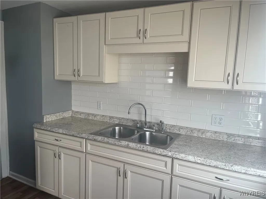 213 Hartwell Road, Buffalo, New York 14216, Buffalo, New York 14216, 6 Bedrooms Bedrooms, ,2 BathroomsBathrooms,Residential,For Sale,213 Hartwell Road, Buffalo, New York 14216,0,B1642837