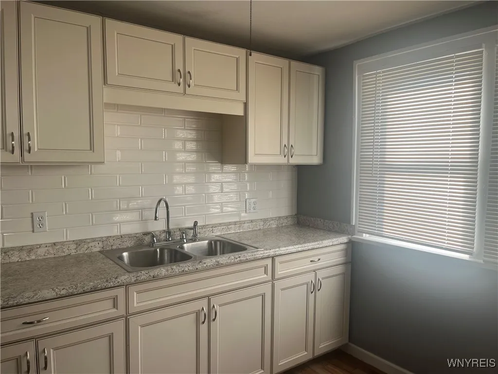 213 Hartwell Road, Buffalo, New York 14216, Buffalo, New York 14216, 6 Bedrooms Bedrooms, ,2 BathroomsBathrooms,Residential,For Sale,213 Hartwell Road, Buffalo, New York 14216,0,B1642837