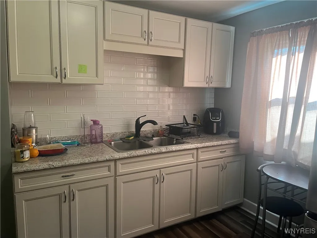213 Hartwell Road, Buffalo, New York 14216, Buffalo, New York 14216, 6 Bedrooms Bedrooms, ,2 BathroomsBathrooms,Residential,For Sale,213 Hartwell Road, Buffalo, New York 14216,0,B1642837