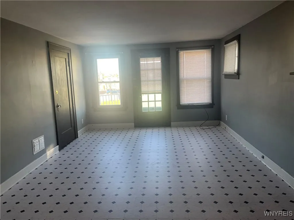 213 Hartwell Road, Buffalo, New York 14216, Buffalo, New York 14216, 6 Bedrooms Bedrooms, ,2 BathroomsBathrooms,Residential,For Sale,213 Hartwell Road, Buffalo, New York 14216,0,B1642837