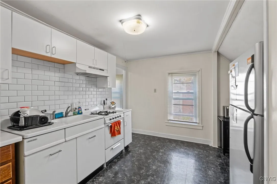 312 Emerson Avenue, Syracuse, New York 13204, Syracuse, New York 13204, 2 Bedrooms Bedrooms, ,2 BathroomsBathrooms,Residential,For Sale,312 Emerson Avenue, Syracuse, New York 13204,0,S1643297