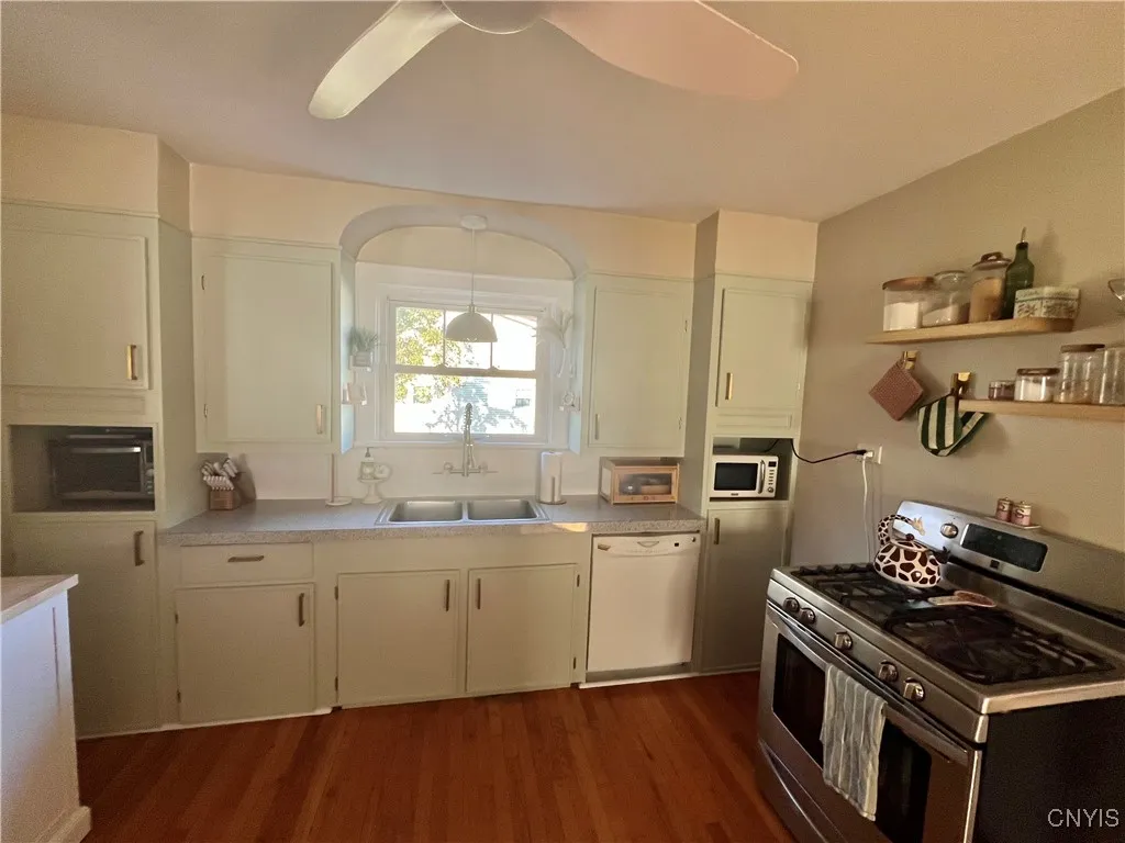 1607 Depeyster Avenue, Utica, New York 13501, Utica, New York 13501, 4 Bedrooms Bedrooms, 7 Rooms Rooms,1 BathroomBathrooms,Residential,For Sale,1607 Depeyster Avenue, Utica, New York 13501,0,S1642864