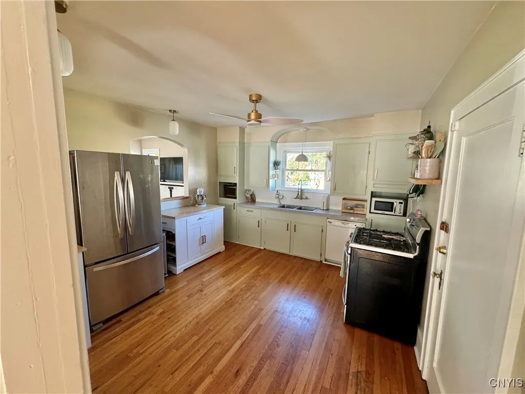 1607 Depeyster Avenue, Utica, New York 13501, Utica, New York 13501, 4 Bedrooms Bedrooms, 7 Rooms Rooms,1 BathroomBathrooms,Residential,For Sale,1607 Depeyster Avenue, Utica, New York 13501,0,S1642864