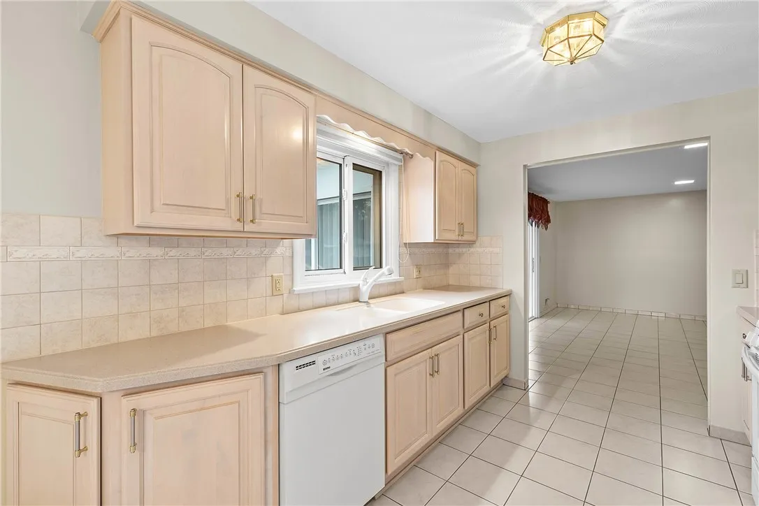 38 Regina Drive, Gates, New York 14606, Gates, New York 14606, 3 Bedrooms Bedrooms, 8 Rooms Rooms,2 BathroomsBathrooms,Residential,For Sale,38 Regina Drive, Gates, New York 14606,0,R1643122