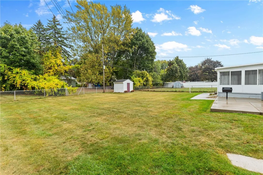 Good size, Fully Fenced Backyard