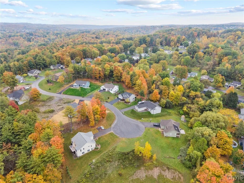 4641 Pauli Drive, Manlius, New York 13104, Manlius, New York 13104, 4 Bedrooms Bedrooms, 9 Rooms Rooms,2 BathroomsBathrooms,Residential,For Sale,4641 Pauli Drive, Manlius, New York 13104,0,S1643616