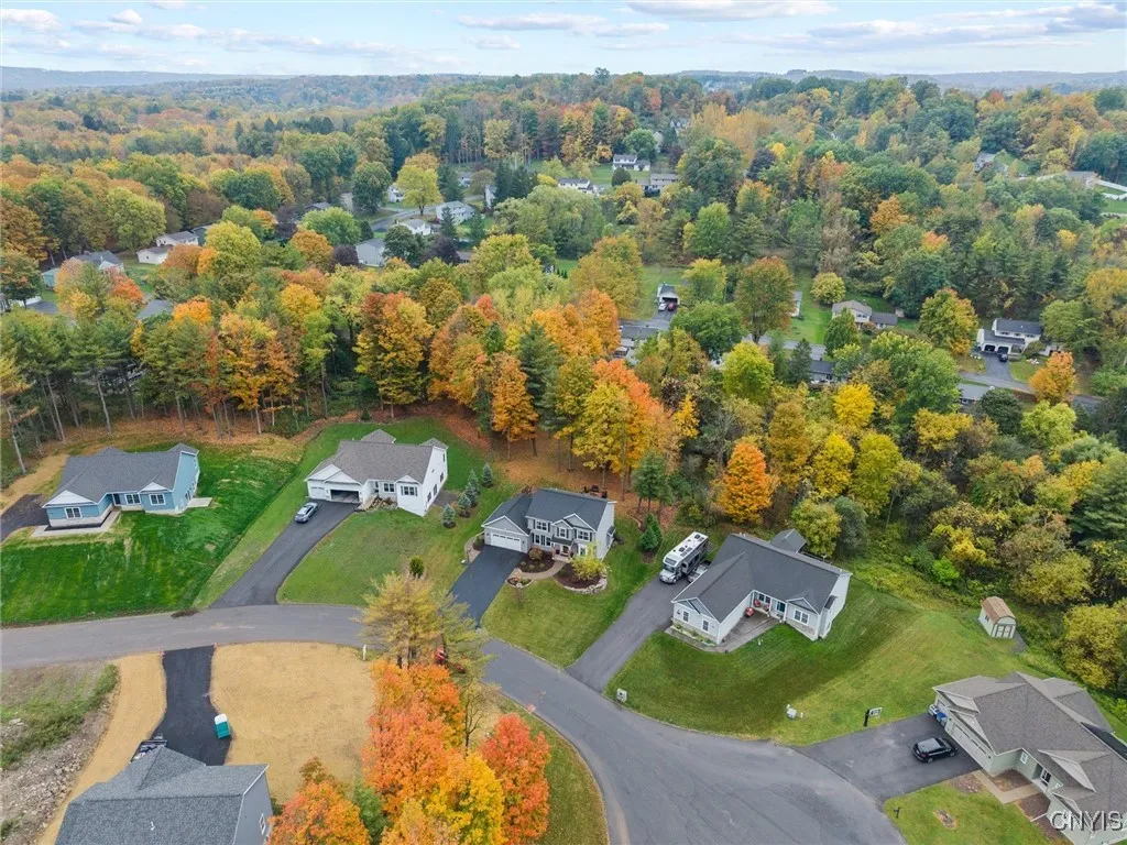 4641 Pauli Drive, Manlius, New York 13104, Manlius, New York 13104, 4 Bedrooms Bedrooms, 9 Rooms Rooms,2 BathroomsBathrooms,Residential,For Sale,4641 Pauli Drive, Manlius, New York 13104,0,S1643616