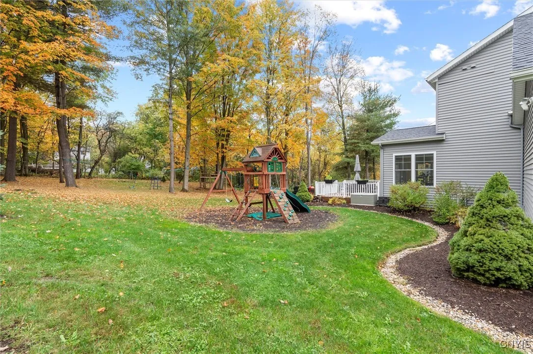 4641 Pauli Drive, Manlius, New York 13104, Manlius, New York 13104, 4 Bedrooms Bedrooms, 9 Rooms Rooms,2 BathroomsBathrooms,Residential,For Sale,4641 Pauli Drive, Manlius, New York 13104,0,S1643616