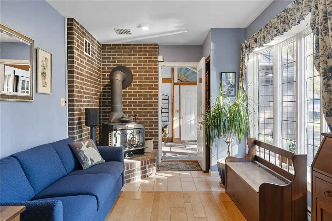 1546 West Church Street, Elmira, New York 14905, Elmira, New York 14905, 4 Bedrooms Bedrooms, 10 Rooms Rooms,2 BathroomsBathrooms,Residential,For Sale,1546 West Church Street, Elmira, New York 14905,0,R1643518
