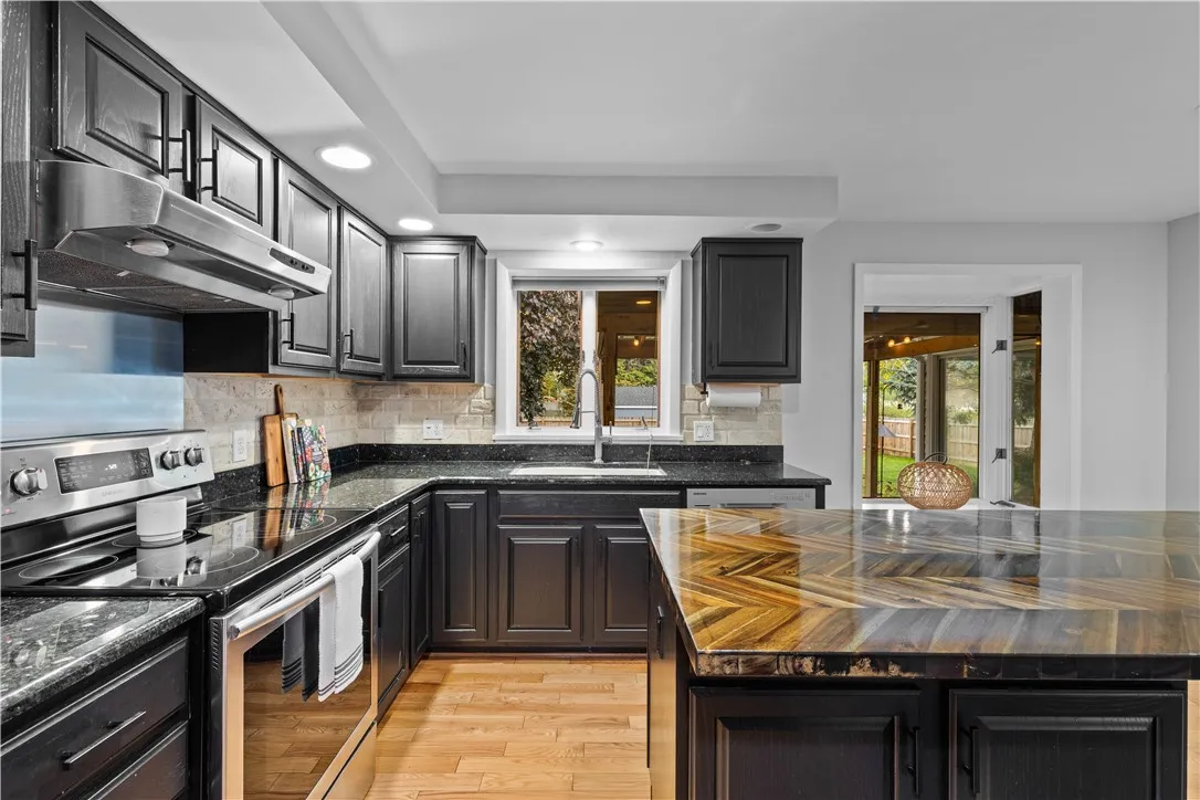 200 Sherri Ann Lane, Greece, New York 14626, Greece, New York 14626, 2 Bedrooms Bedrooms, 7 Rooms Rooms,2 BathroomsBathrooms,Residential,For Sale,200 Sherri Ann Lane, Greece, New York 14626,0,R1643101
