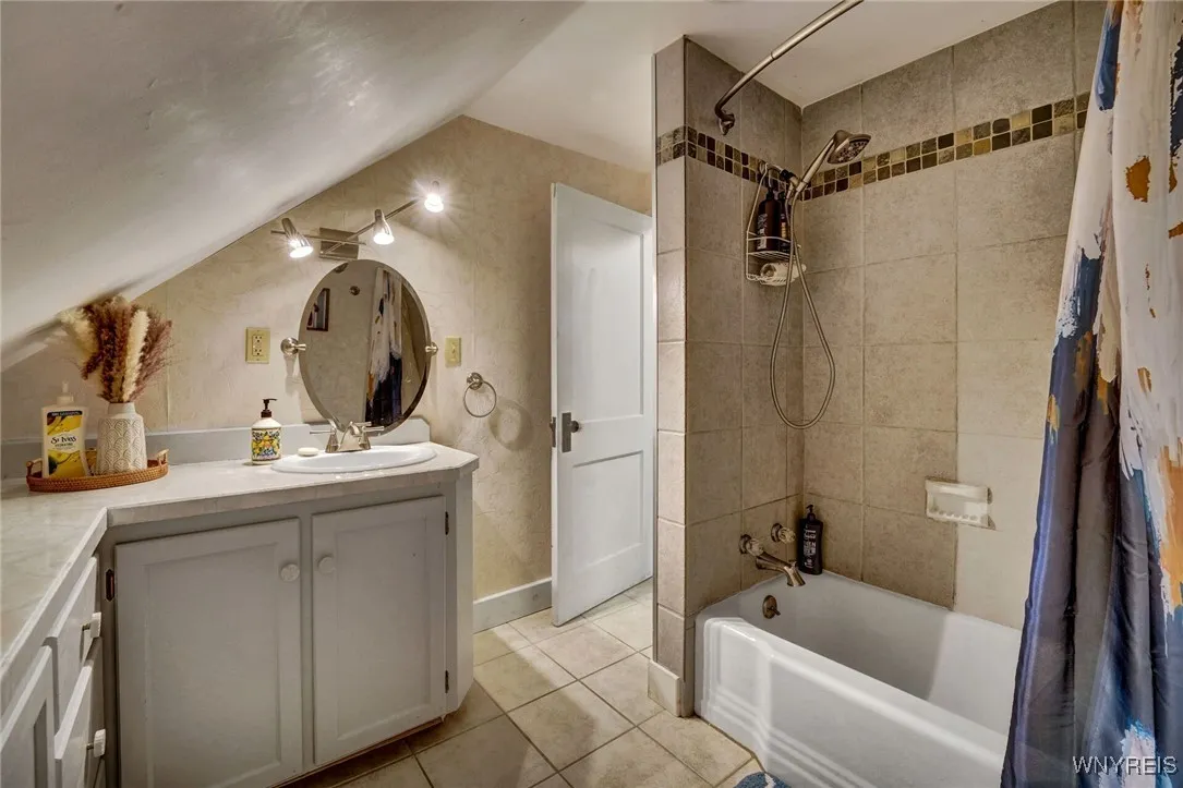 40 West Washington Street, Ellicottville, New York, Ellicottville, New York 14731, 5 Bedrooms Bedrooms, 11 Rooms Rooms,2 BathroomsBathrooms,Residential,For Sale,40 West Washington Street, Ellicottville, New York,0,B1642224
