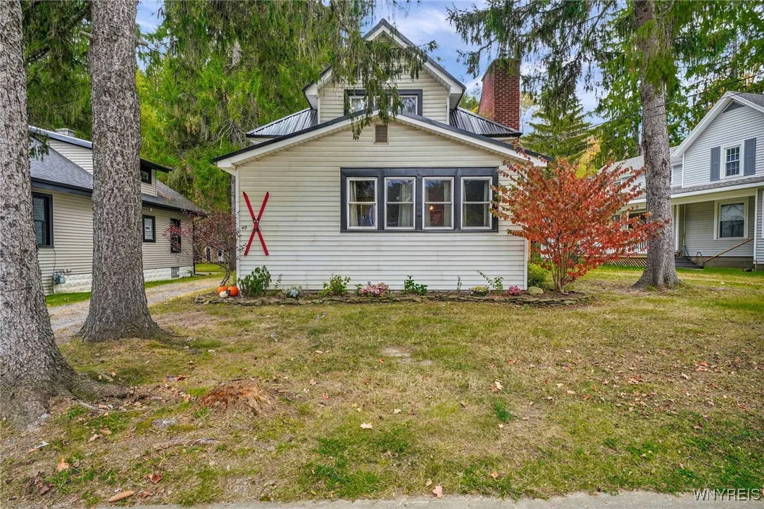 40 West Washington Street, Ellicottville, New York, Ellicottville, New York 14731, 5 Bedrooms Bedrooms, 11 Rooms Rooms,2 BathroomsBathrooms,Residential,For Sale,40 West Washington Street, Ellicottville, New York,0,B1642224
