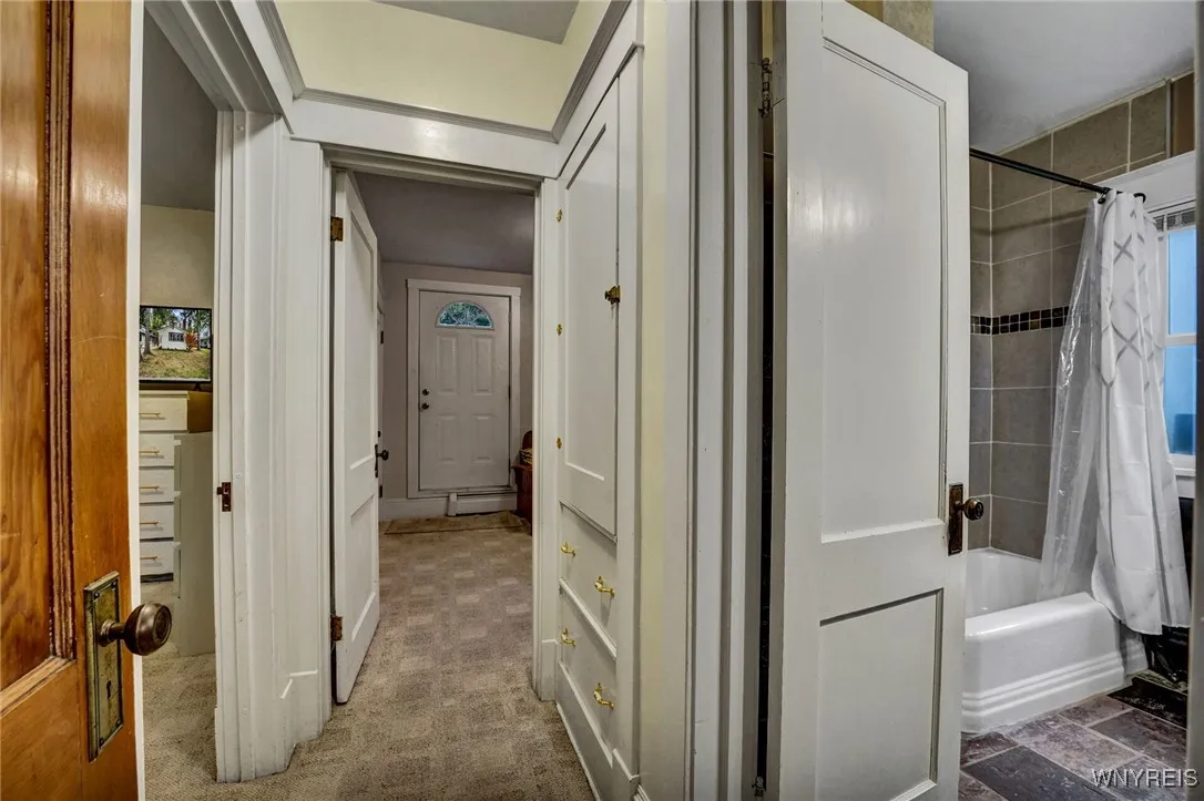 40 West Washington Street, Ellicottville, New York, Ellicottville, New York 14731, 5 Bedrooms Bedrooms, 11 Rooms Rooms,2 BathroomsBathrooms,Residential,For Sale,40 West Washington Street, Ellicottville, New York,0,B1642224