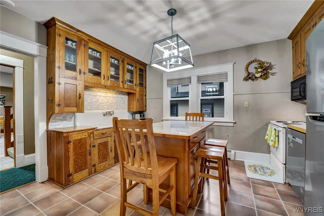 40 West Washington Street, Ellicottville, New York, Ellicottville, New York 14731, 5 Bedrooms Bedrooms, 11 Rooms Rooms,2 BathroomsBathrooms,Residential,For Sale,40 West Washington Street, Ellicottville, New York,0,B1642224