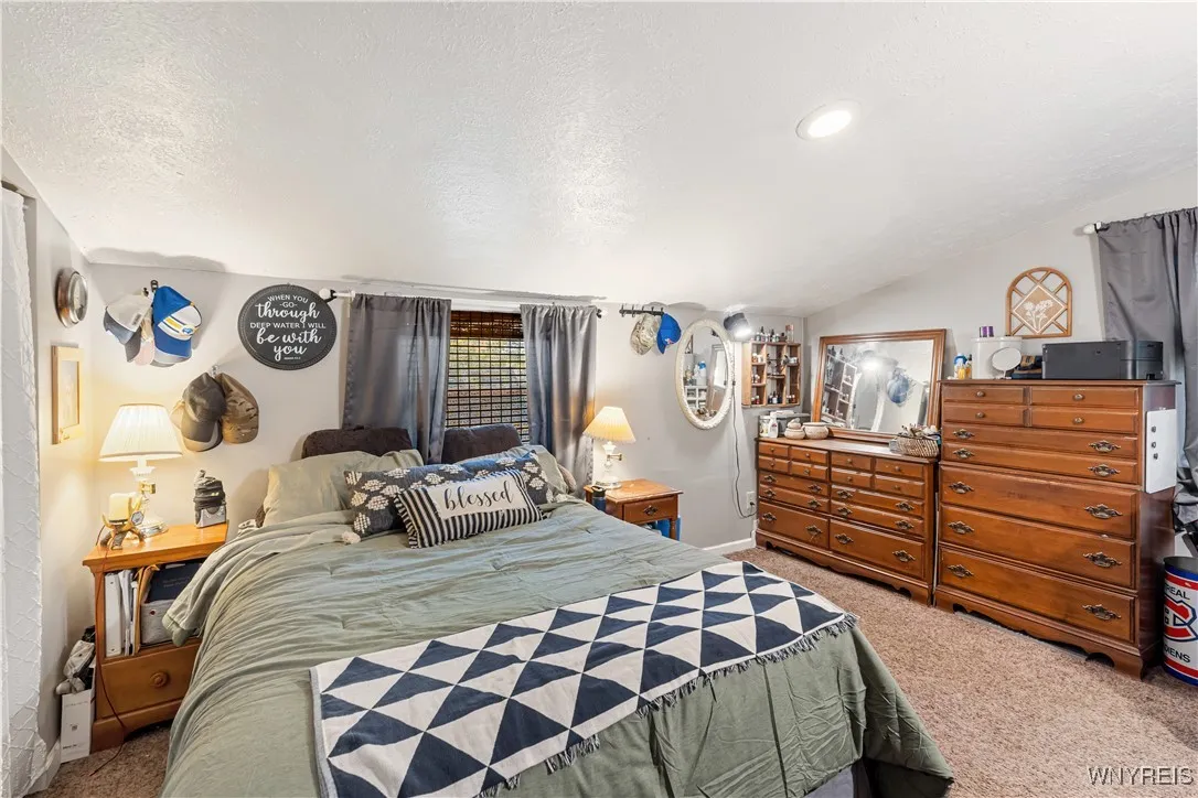 Bedroom 1 - primary