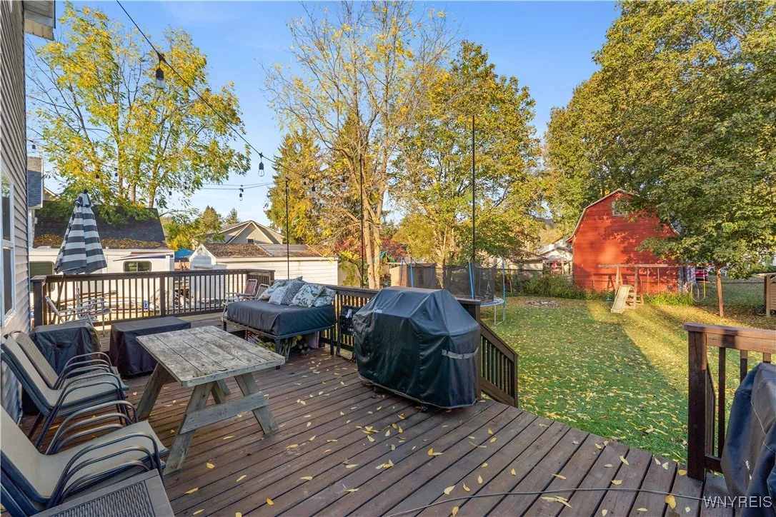 Deck / Back yard