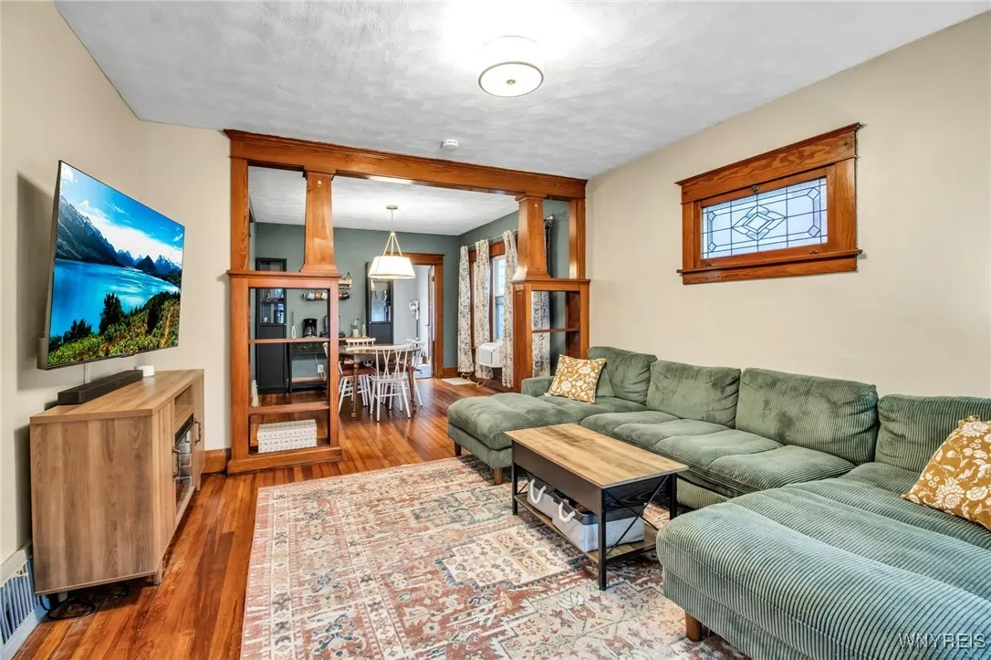 108 Burlington Avenue, Lancaster, New York 14043, Lancaster, New York 14043, 4 Bedrooms Bedrooms, 10 Rooms Rooms,1 BathroomBathrooms,Residential,For Sale,108 Burlington Avenue, Lancaster, New York 14043,0,B1643656