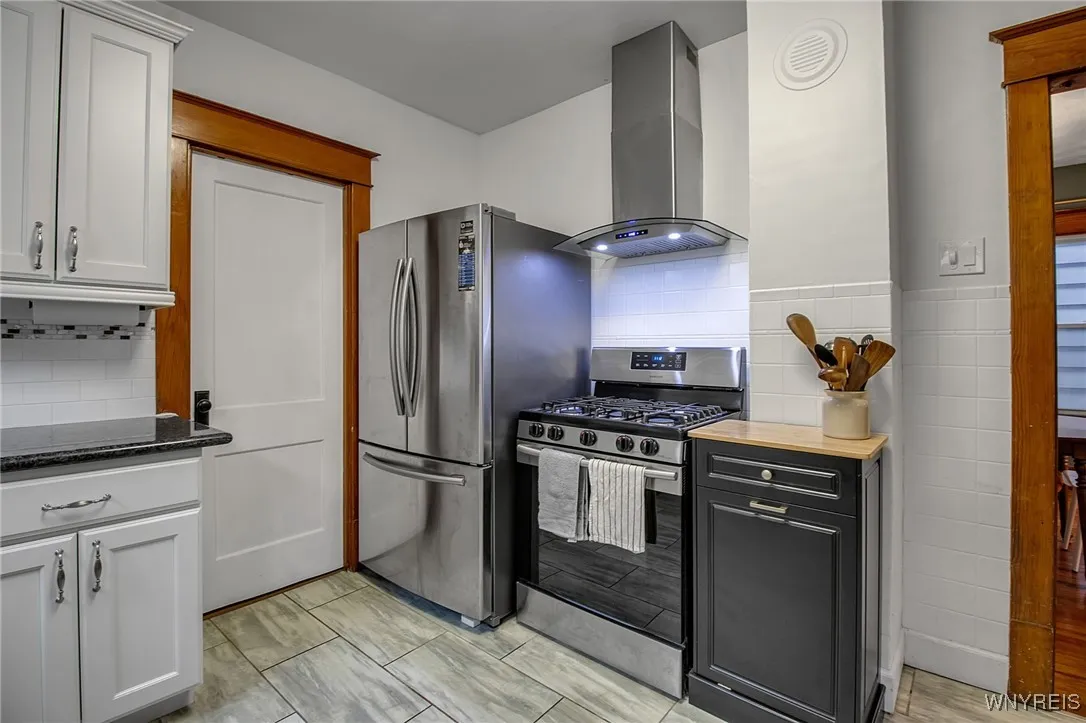 108 Burlington Avenue, Lancaster, New York 14043, Lancaster, New York 14043, 4 Bedrooms Bedrooms, 10 Rooms Rooms,1 BathroomBathrooms,Residential,For Sale,108 Burlington Avenue, Lancaster, New York 14043,0,B1643656