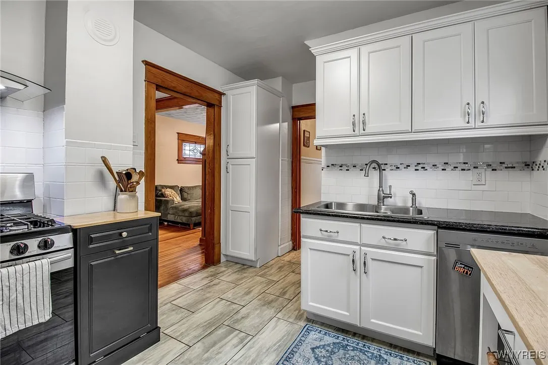 108 Burlington Avenue, Lancaster, New York 14043, Lancaster, New York 14043, 4 Bedrooms Bedrooms, 10 Rooms Rooms,1 BathroomBathrooms,Residential,For Sale,108 Burlington Avenue, Lancaster, New York 14043,0,B1643656