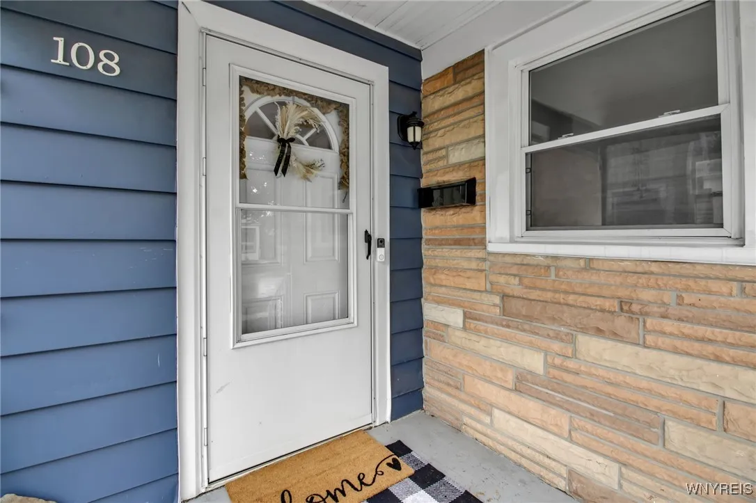 108 Burlington Avenue, Lancaster, New York 14043, Lancaster, New York 14043, 4 Bedrooms Bedrooms, 10 Rooms Rooms,1 BathroomBathrooms,Residential,For Sale,108 Burlington Avenue, Lancaster, New York 14043,0,B1643656