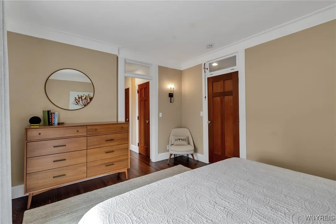 172 Linwood Avenue 5, Buffalo, New York 14209, Buffalo, New York 14209, 3 Bedrooms Bedrooms, 9 Rooms Rooms,2 BathroomsBathrooms,Residential,For Sale,172 Linwood Avenue 5, Buffalo, New York 14209,0,B1640909