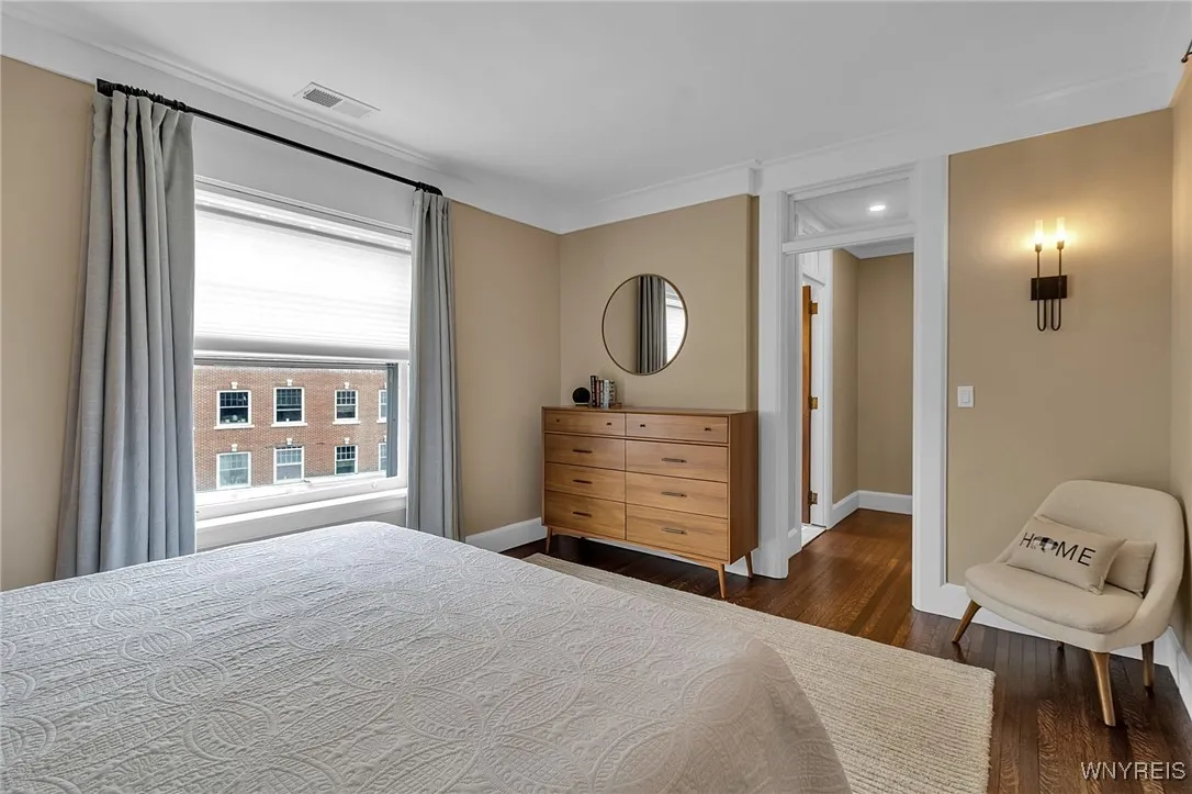 172 Linwood Avenue 5, Buffalo, New York 14209, Buffalo, New York 14209, 3 Bedrooms Bedrooms, 9 Rooms Rooms,2 BathroomsBathrooms,Residential,For Sale,172 Linwood Avenue 5, Buffalo, New York 14209,0,B1640909