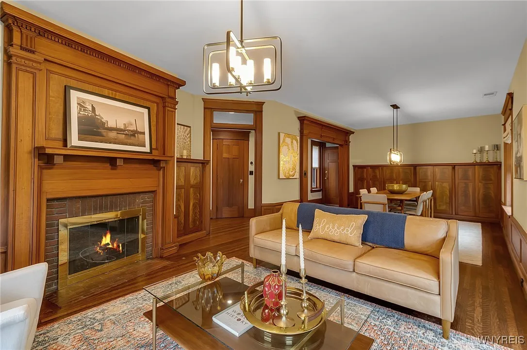 172 Linwood Avenue 5, Buffalo, New York 14209, Buffalo, New York 14209, 3 Bedrooms Bedrooms, 9 Rooms Rooms,2 BathroomsBathrooms,Residential,For Sale,172 Linwood Avenue 5, Buffalo, New York 14209,0,B1640909