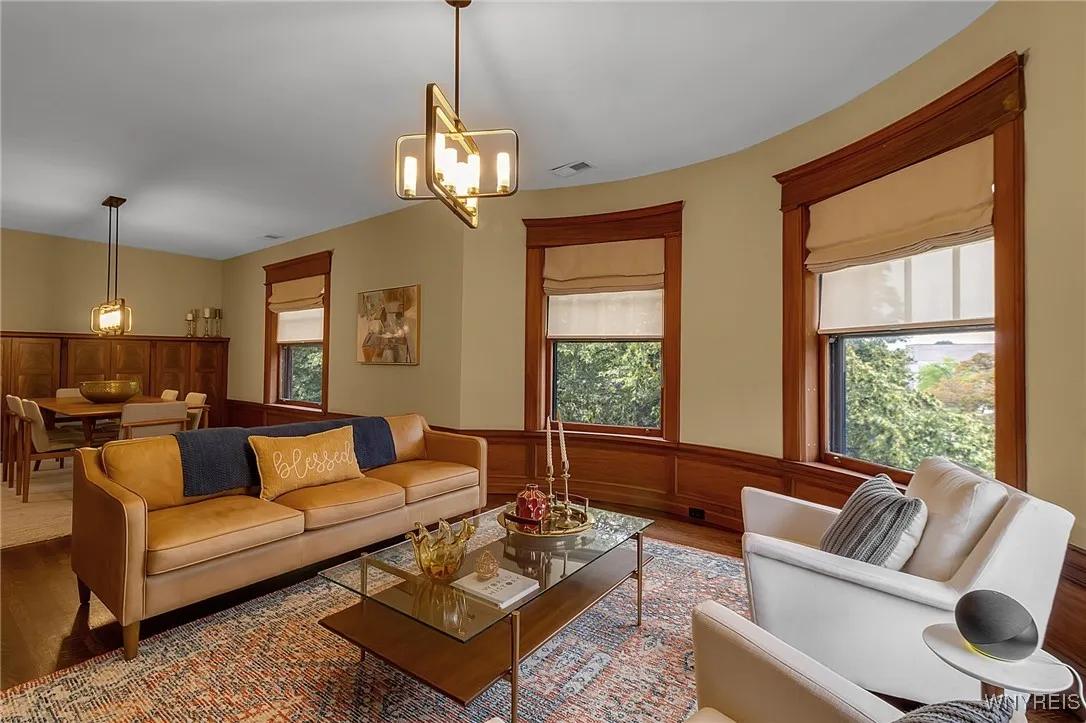 172 Linwood Avenue 5, Buffalo, New York 14209, Buffalo, New York 14209, 3 Bedrooms Bedrooms, 9 Rooms Rooms,2 BathroomsBathrooms,Residential,For Sale,172 Linwood Avenue 5, Buffalo, New York 14209,0,B1640909