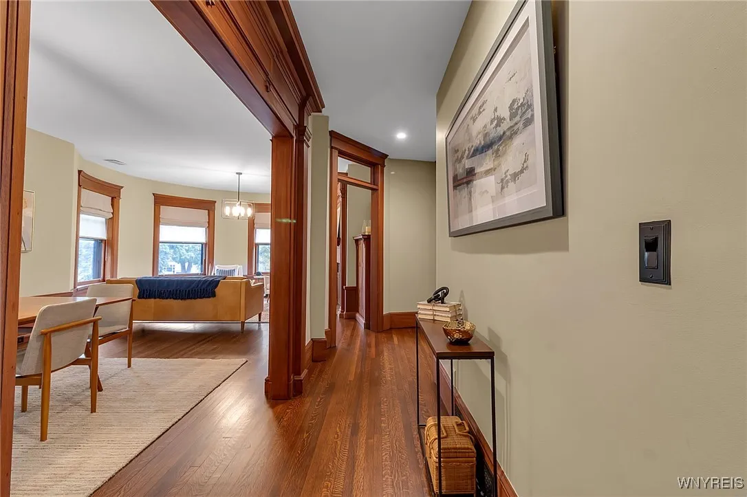 172 Linwood Avenue 5, Buffalo, New York 14209, Buffalo, New York 14209, 3 Bedrooms Bedrooms, 9 Rooms Rooms,2 BathroomsBathrooms,Residential,For Sale,172 Linwood Avenue 5, Buffalo, New York 14209,0,B1640909