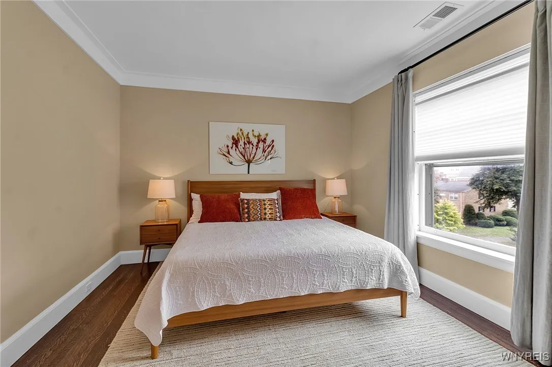 172 Linwood Avenue 5, Buffalo, New York 14209, Buffalo, New York 14209, 3 Bedrooms Bedrooms, 9 Rooms Rooms,2 BathroomsBathrooms,Residential,For Sale,172 Linwood Avenue 5, Buffalo, New York 14209,0,B1640909