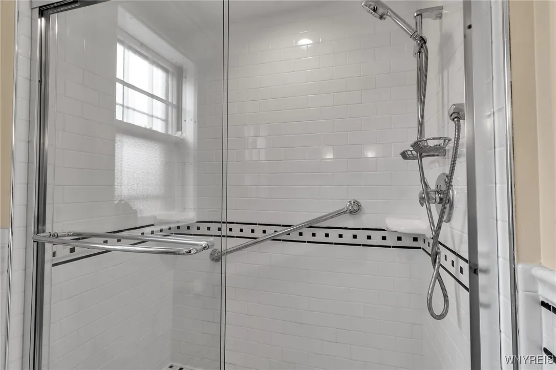 172 Linwood Avenue 5, Buffalo, New York 14209, Buffalo, New York 14209, 3 Bedrooms Bedrooms, 9 Rooms Rooms,2 BathroomsBathrooms,Residential,For Sale,172 Linwood Avenue 5, Buffalo, New York 14209,0,B1640909