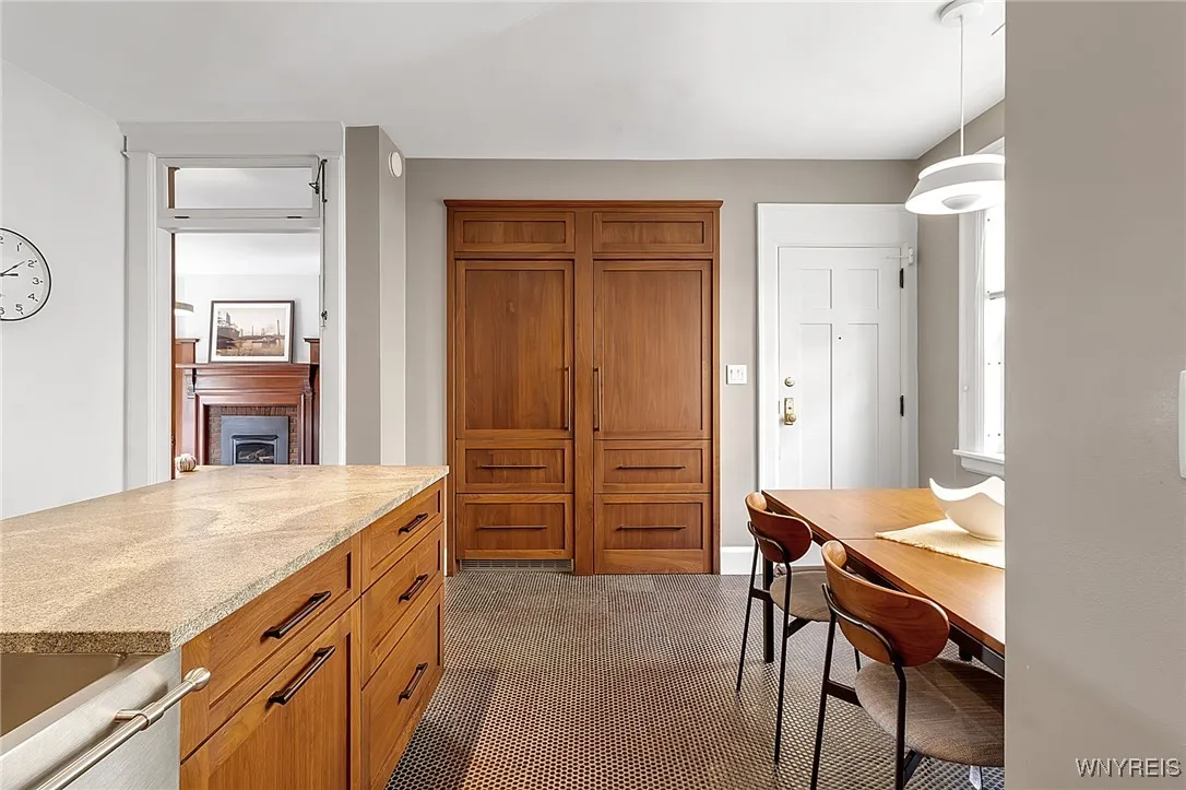 172 Linwood Avenue 5, Buffalo, New York 14209, Buffalo, New York 14209, 3 Bedrooms Bedrooms, 9 Rooms Rooms,2 BathroomsBathrooms,Residential,For Sale,172 Linwood Avenue 5, Buffalo, New York 14209,0,B1640909