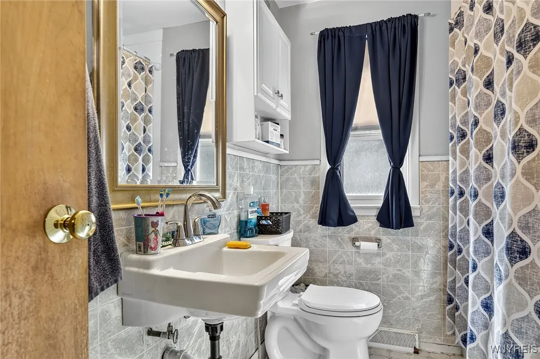 116 Springville Avenue, Amherst, New York 14226, Amherst, New York 14226, 3 Bedrooms Bedrooms, 5 Rooms Rooms,1 BathroomBathrooms,Residential,For Sale,116 Springville Avenue, Amherst, New York 14226,0,B1643836